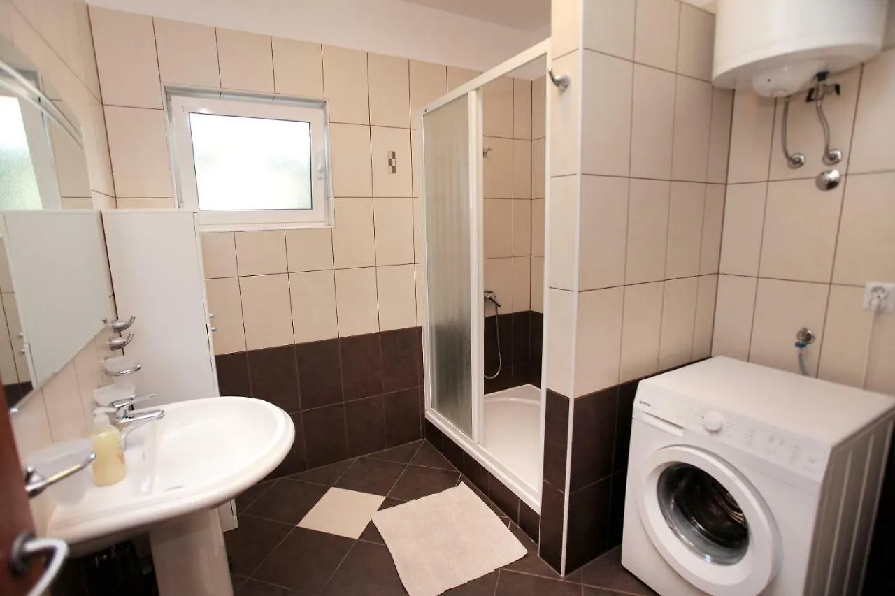 Apartment Apartman Tone Trogir